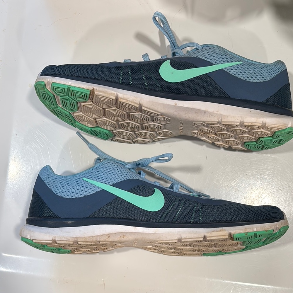 Nike Women's Light Blue and Mint Athletic Sneakers - Picture 5 of 8